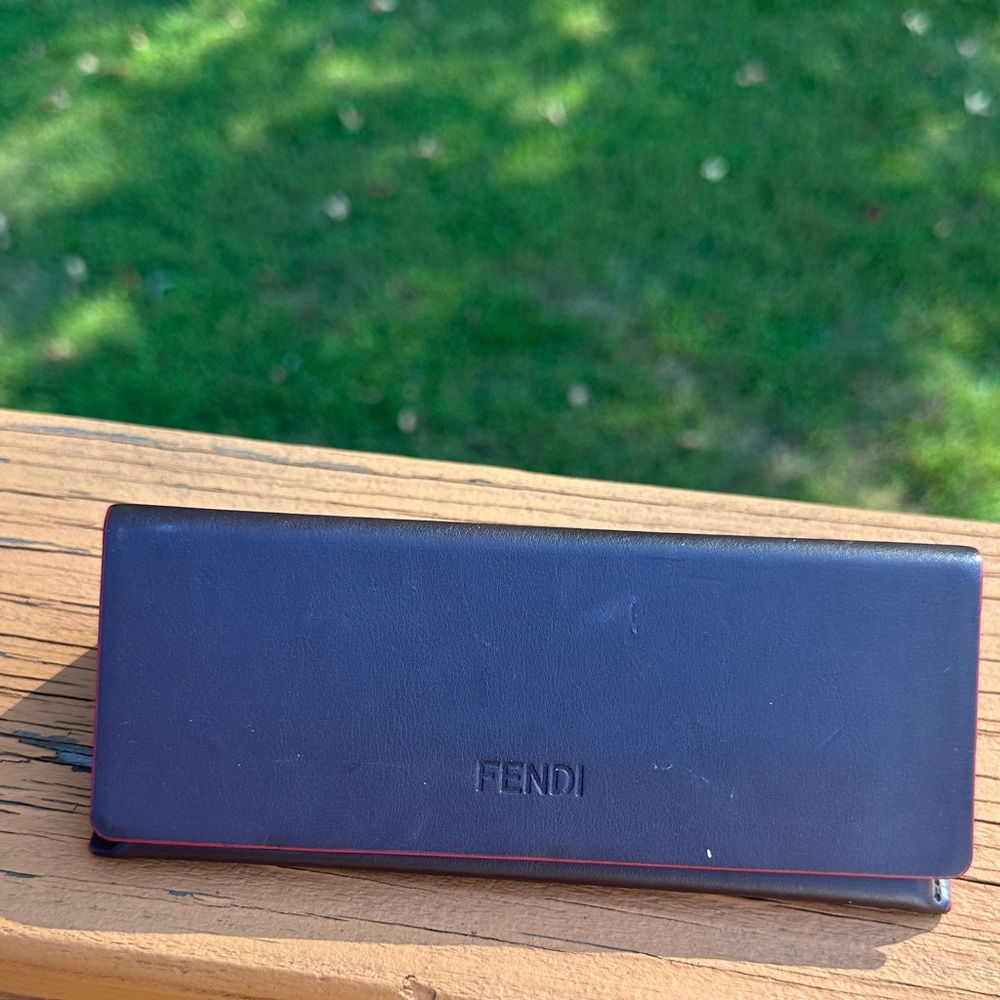 Fendi FE40029U Sunglasses - Picture 7 of 16